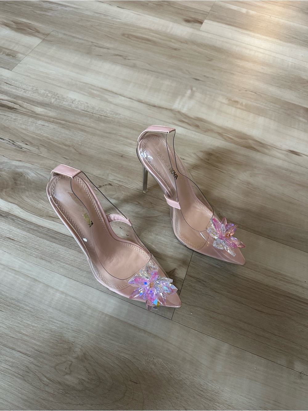 Chic Pink Crystal-Embellished Women’s Pointed-Toe Heels Brand New! Never worn!